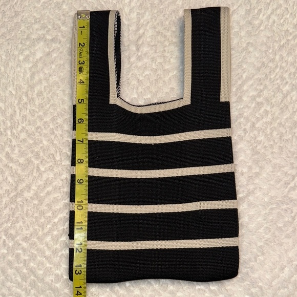🖤 NWOT Black & Cream Knit Mini Tote Bag - Picture 2 of 9